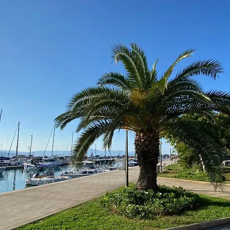 Leomar Villa *